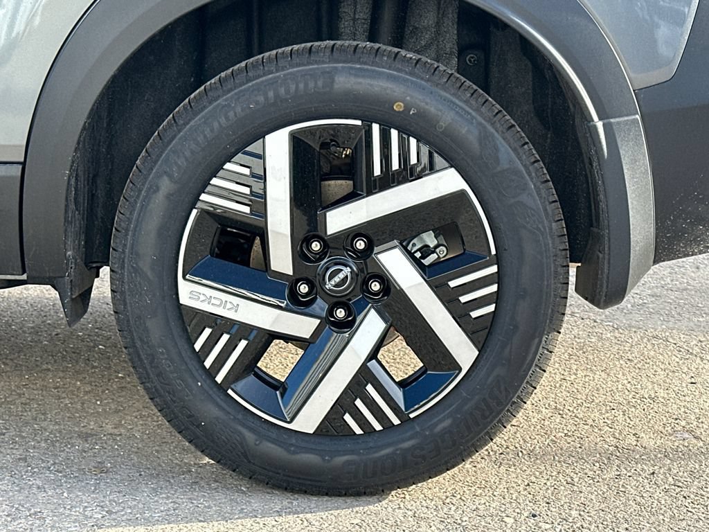 New 2026 Nissan Kicks SV FWD image 5