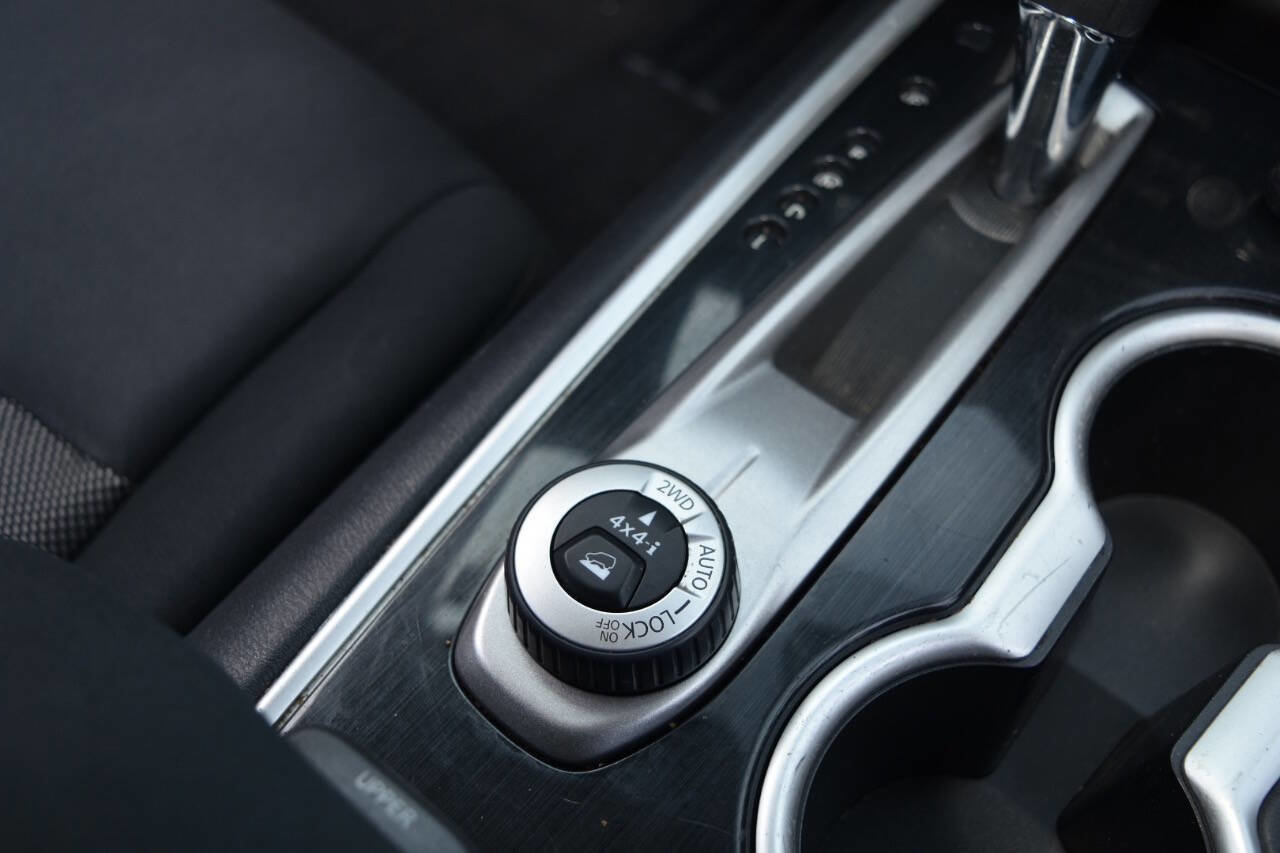 Used 2017 Nissan Pathfinder S image 57