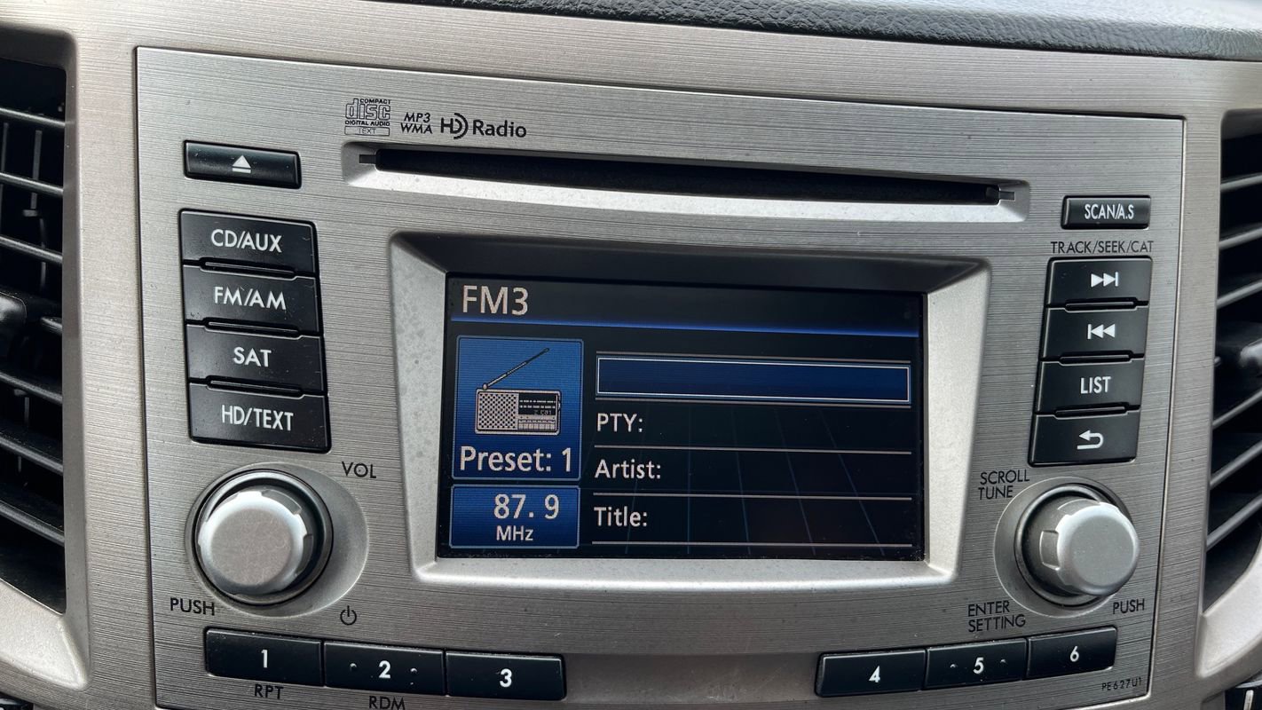 Used 2012 Subaru Outback 2.5i Limited w/ Moonroof Pkg image 12