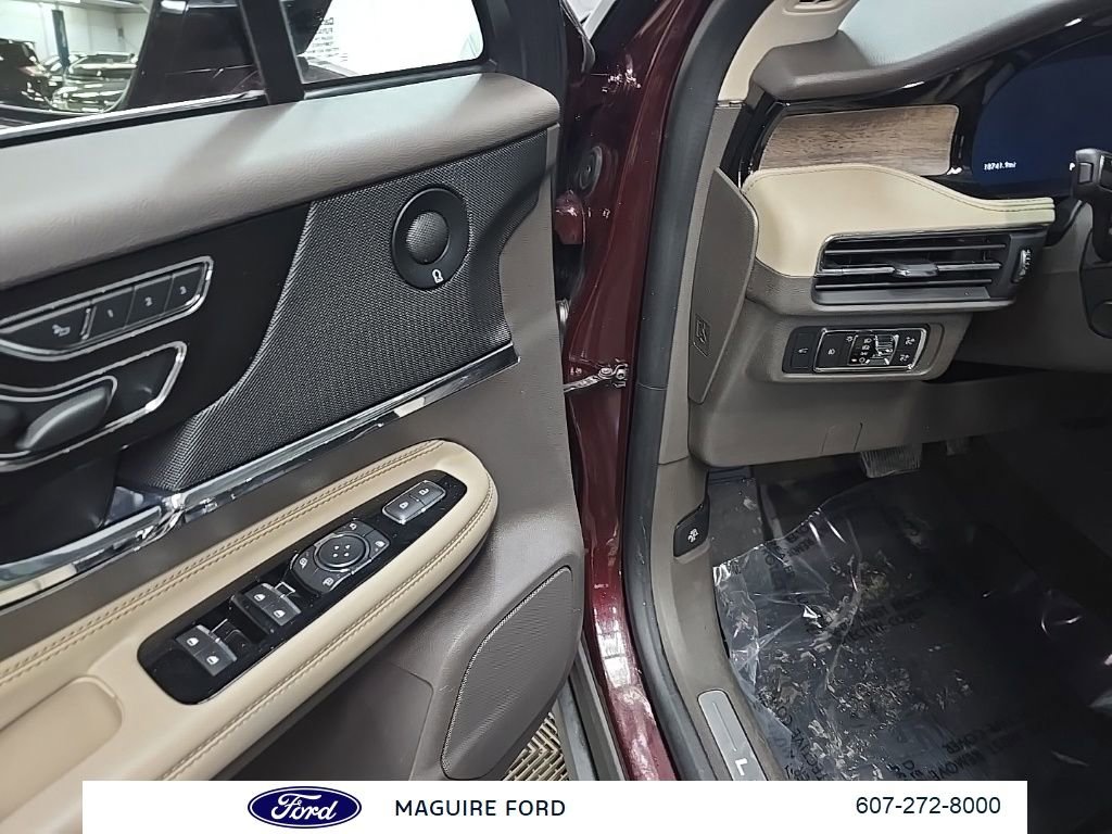 Used 2021 Lincoln Corsair Reserve w/ Sport Package image 31