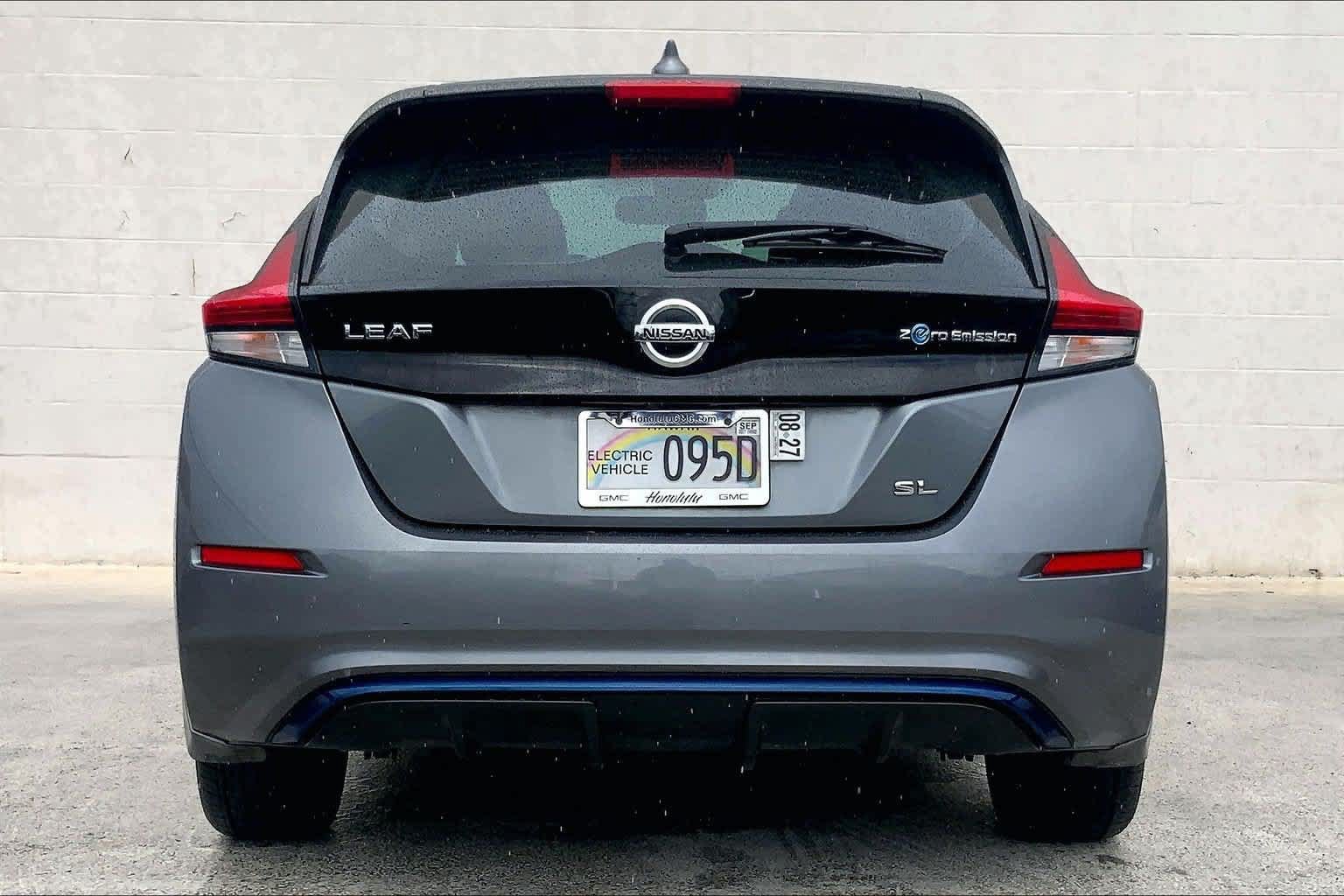 Used 2018 Nissan Leaf SL w/ SL Technology Package FWD image 5