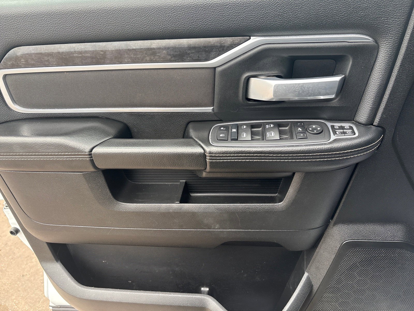 Used 2024 RAM 3500 Big Horn image 14