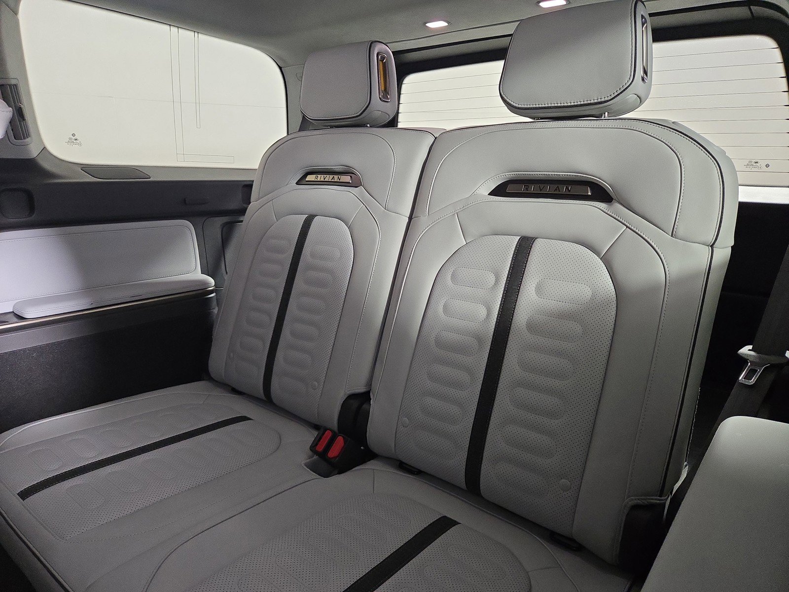 Used 2024 Rivian R1S Adventure AWD/4WD image 22