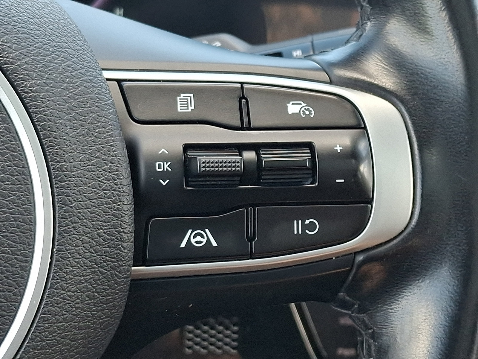Used 2023 Kia Sportage X-Line w/ X-Line Premium Package AWD/4WD image 24
