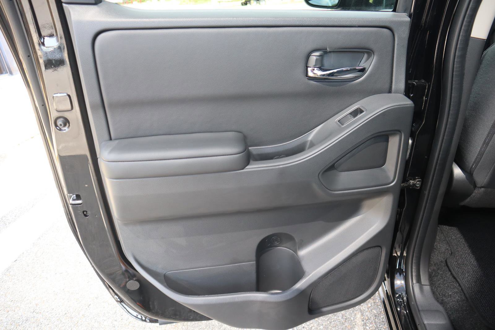 Used 2026 Nissan Frontier SV w/ SV Convenience Package RWD image 34