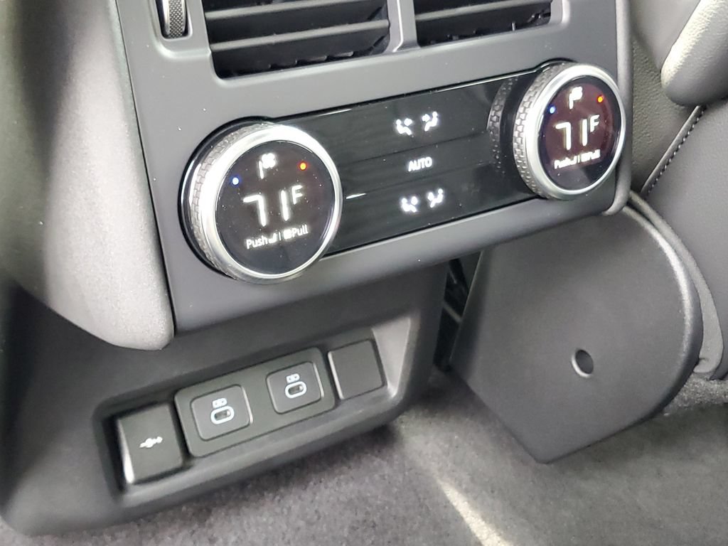 New 2026 Land Rover Discovery Dynamic SE AWD/4WD image 31