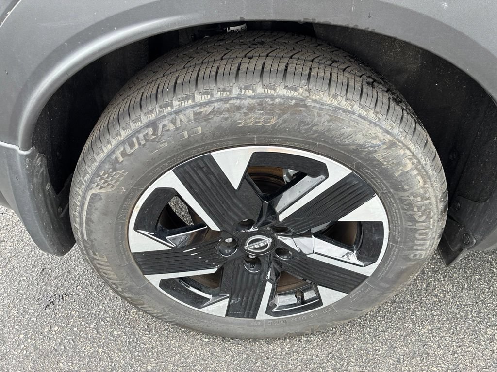 Certified 2025 Nissan Kicks SV AWD/4WD image 10