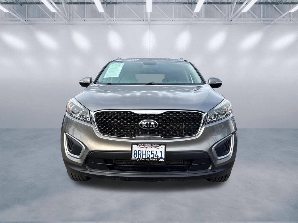 Used 2016 Kia Sorento FWD image 2