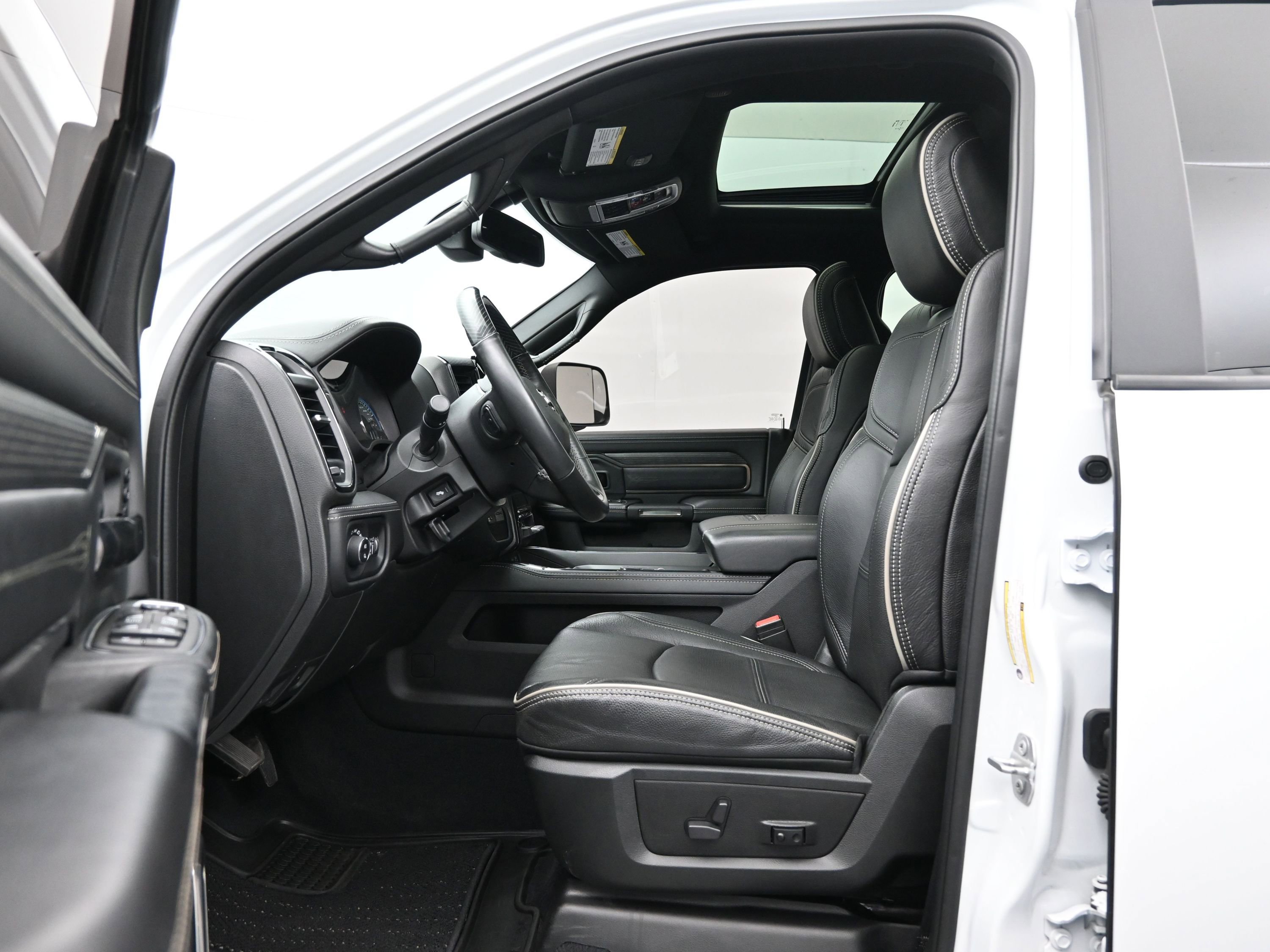 Used 2022 RAM 3500 Limited w/ Night Edition image 9