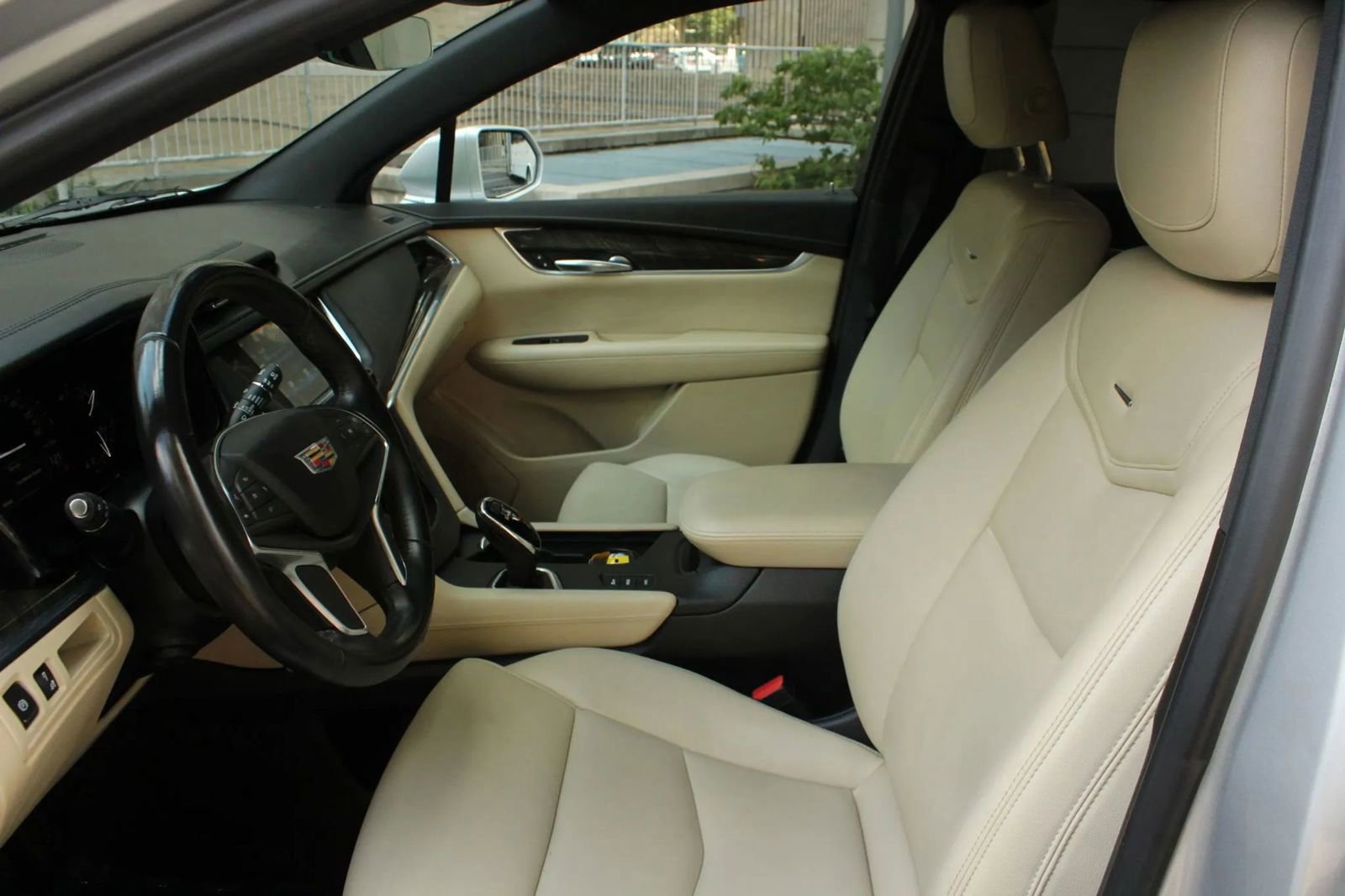 Used 2018 Cadillac XT5 AWD image 31