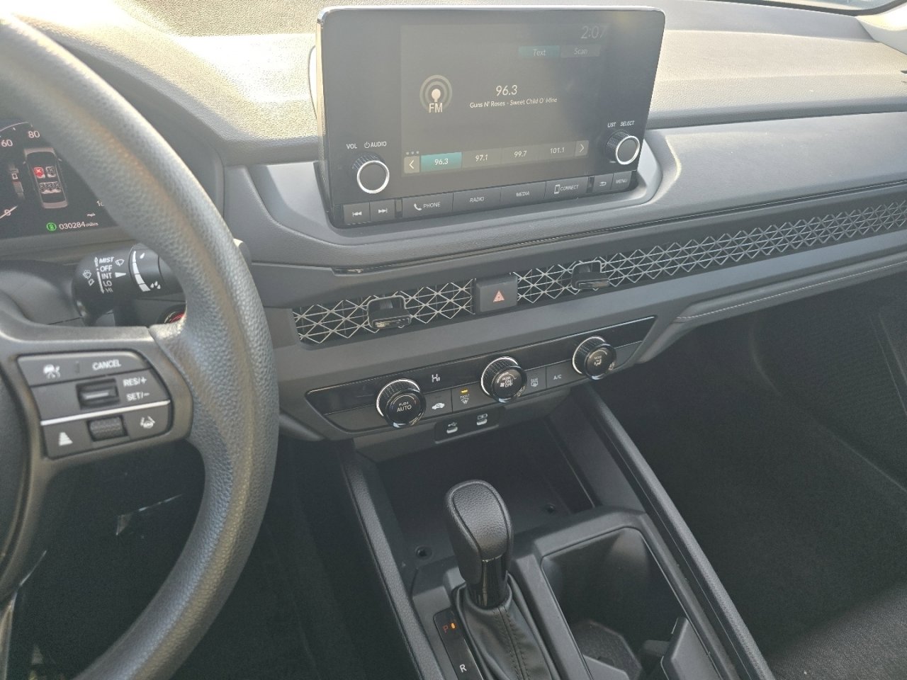 Certified 2023 Honda Accord LX image 27