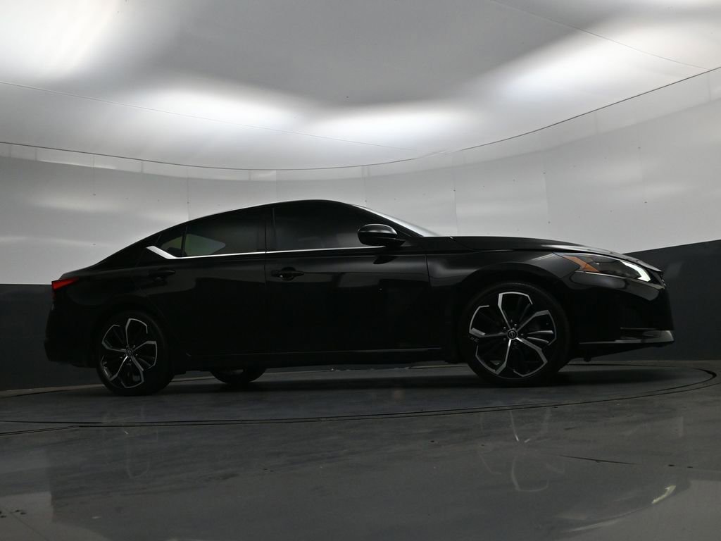 Used 2023 Nissan Altima 2.5 SR FWD image 30