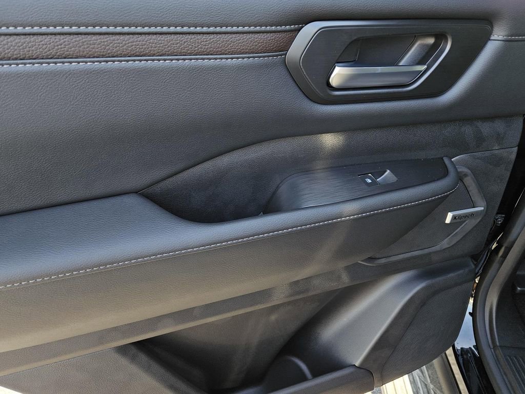 New 2026 Nissan Armada SL image 9