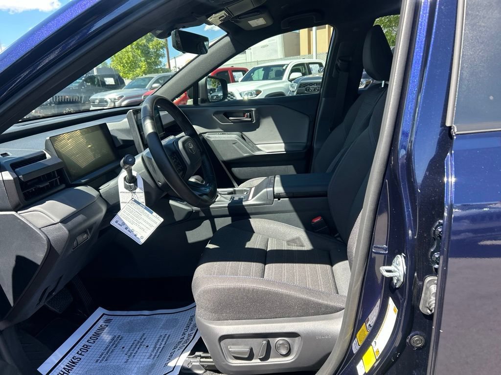 Used 2026 Toyota RAV4 SE w/ Convenience Package AWD/4WD image 23