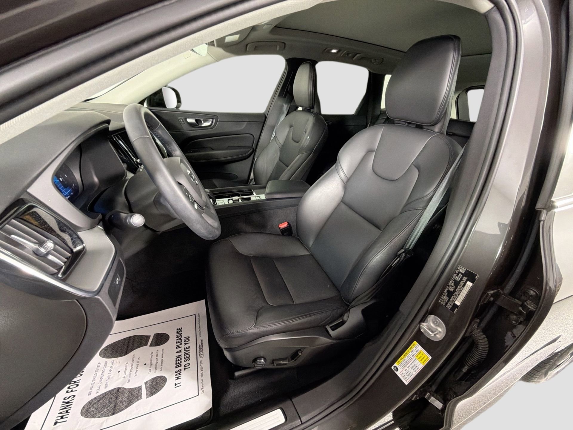 Certified 2024 Volvo XC60 B5 Core w/ Climate Package AWD/4WD image 22