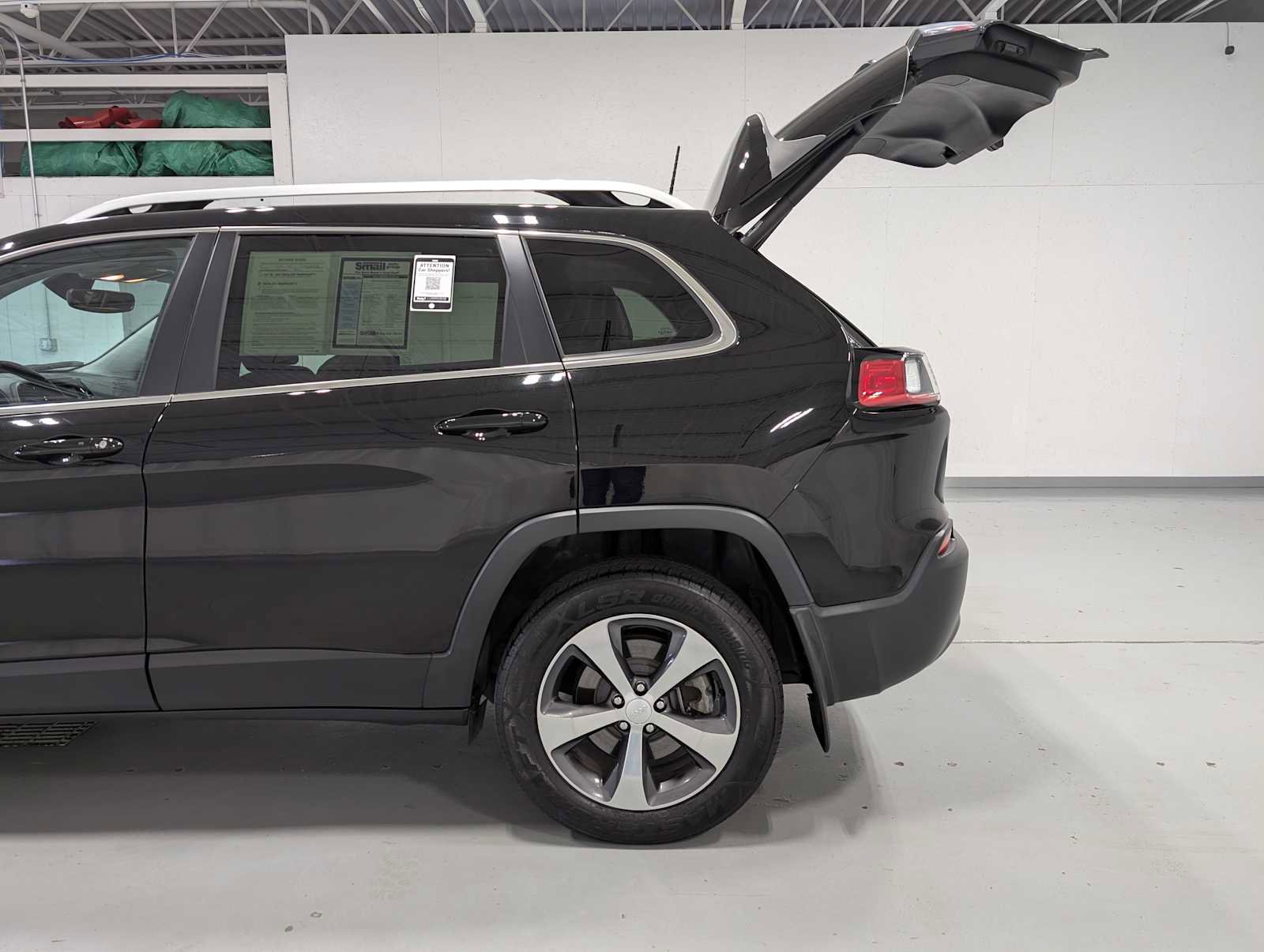 Used 2020 Jeep Cherokee Limited image 10