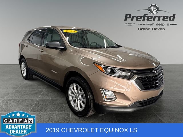 Used 2019 Chevrolet Equinox LS w/ LS Convenience Package FWD image 1