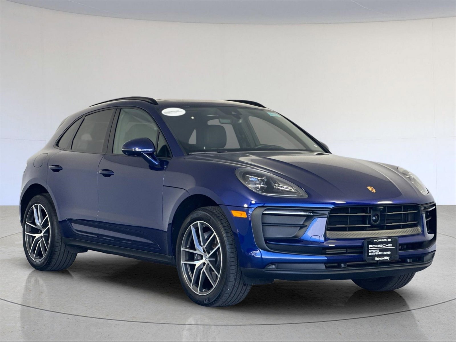 Used 2025 Porsche Macan image 10