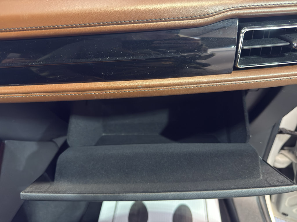 Used 2021 Lincoln Aviator Reserve AWD/4WD image 24