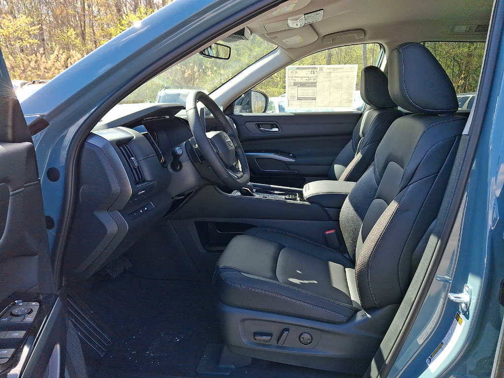 New 2026 Nissan Pathfinder SL AWD/4WD image 6