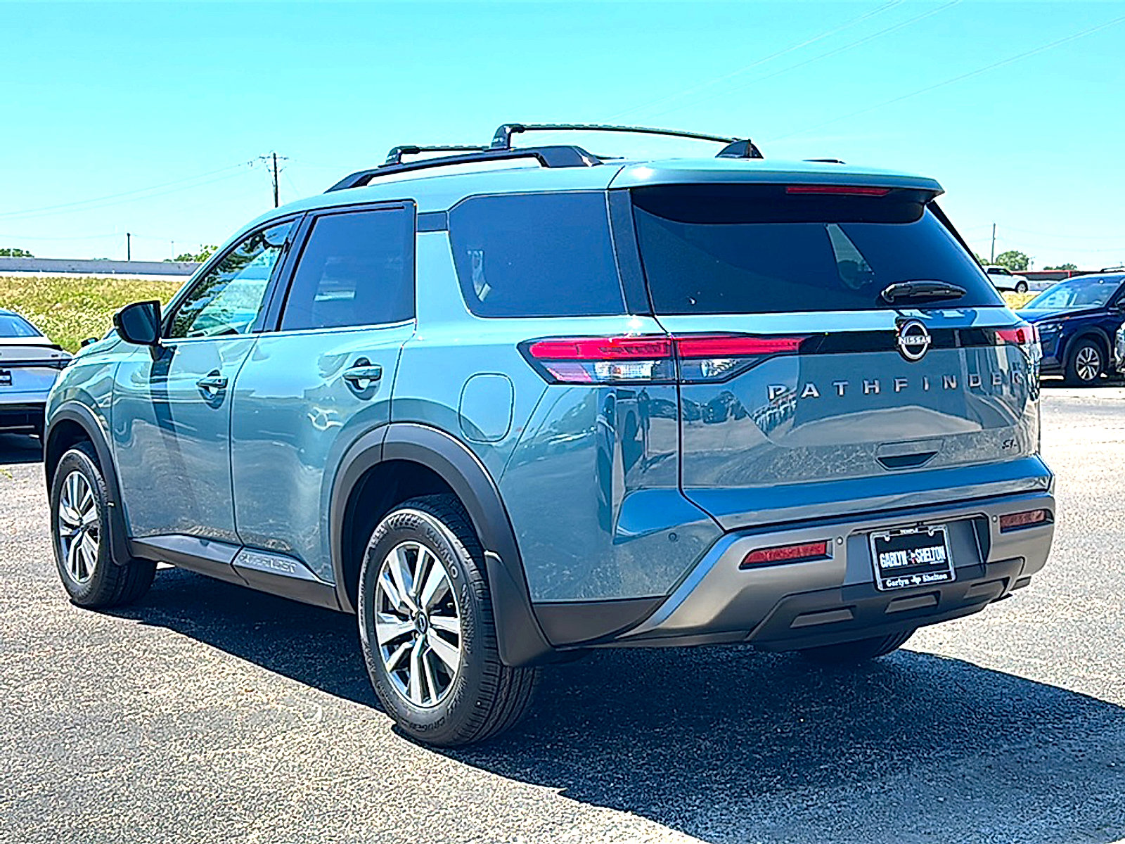 New 2026 Nissan Pathfinder SL w/ Cargo Package FWD image 6