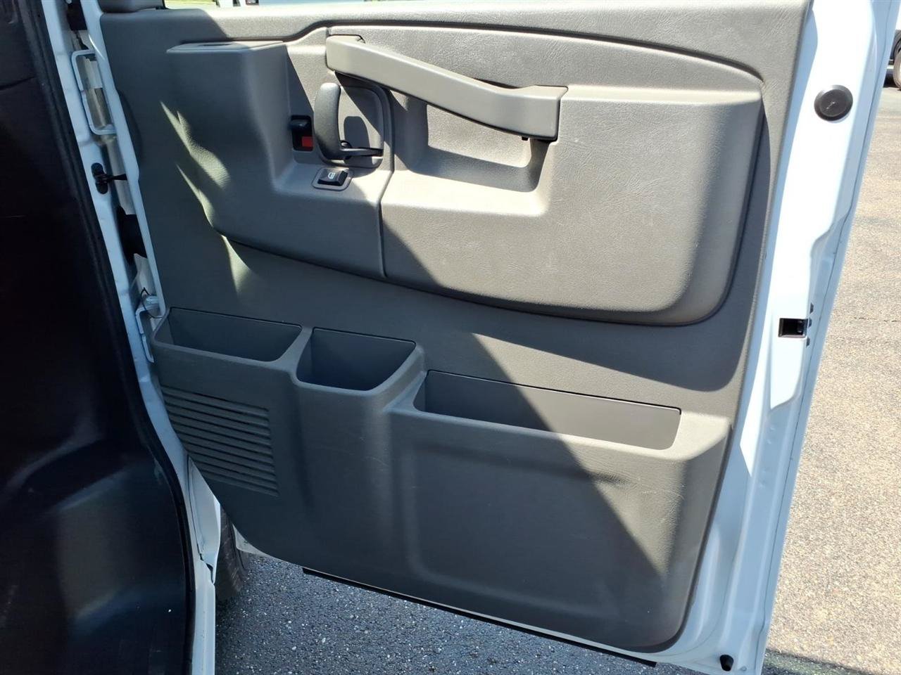Used 2022 Chevrolet Express 2500 w/ Driver Convenience Package RWD image 12