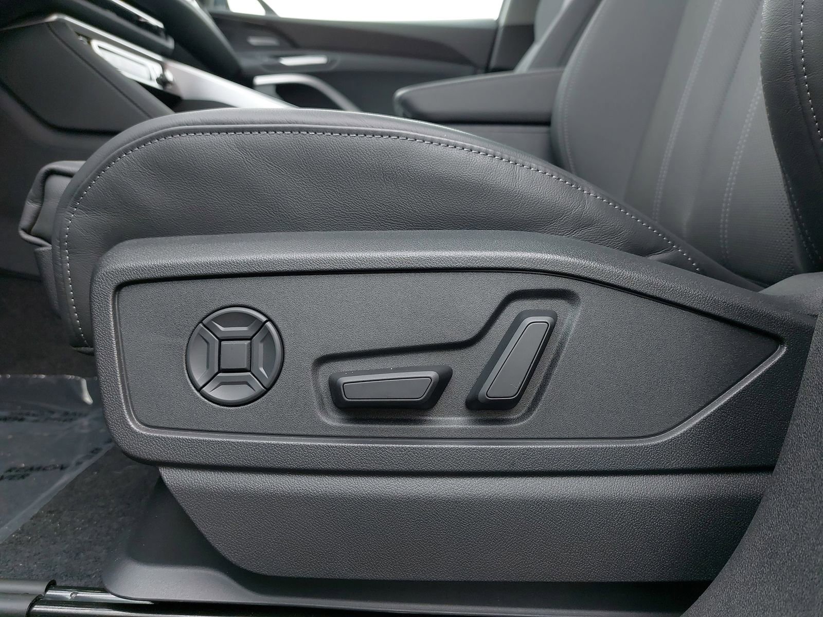 New 2025 Audi Q5 Premium Plus image 30