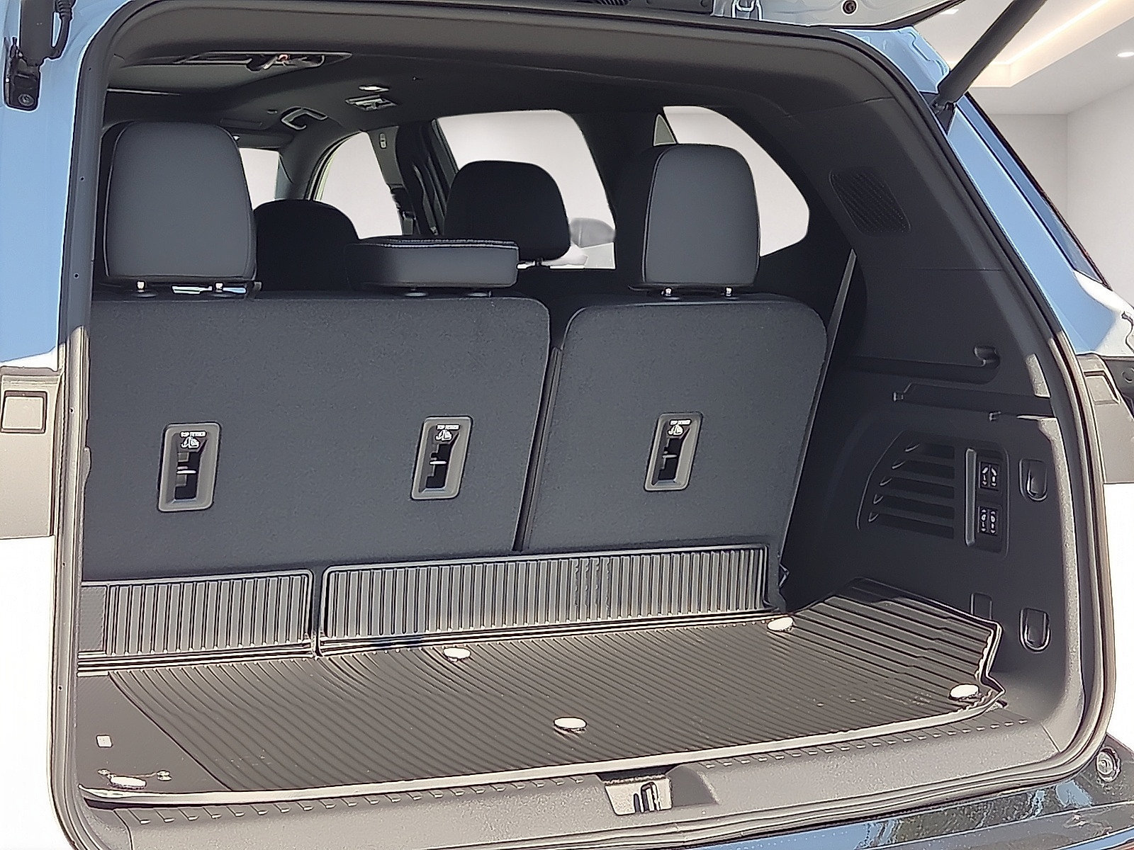 New 2027 Buick Enclave Sport Touring w/ Power Package FWD image 9