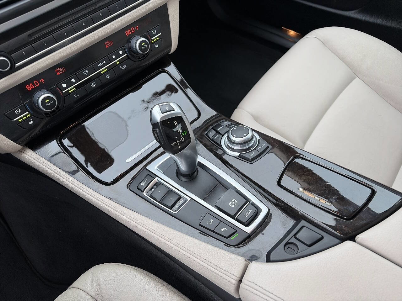 Used 2012 BMW 528i xDrive Sedan AWD/4WD image 38