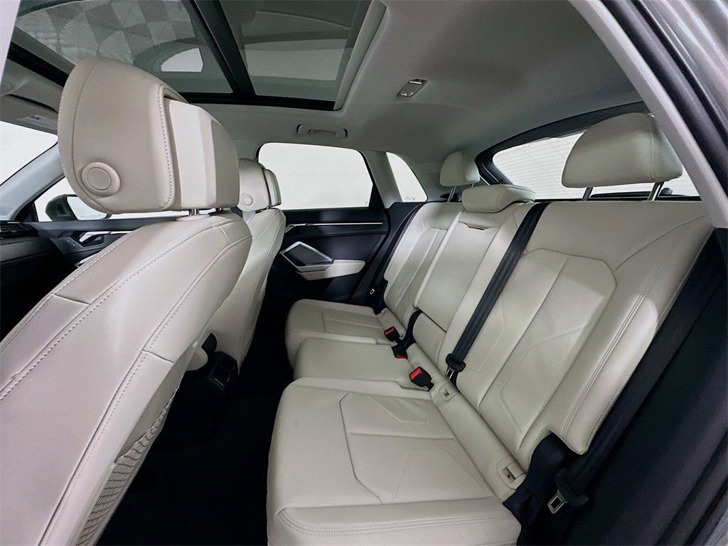New 2025 Audi Q3 2.0T Premium image 17