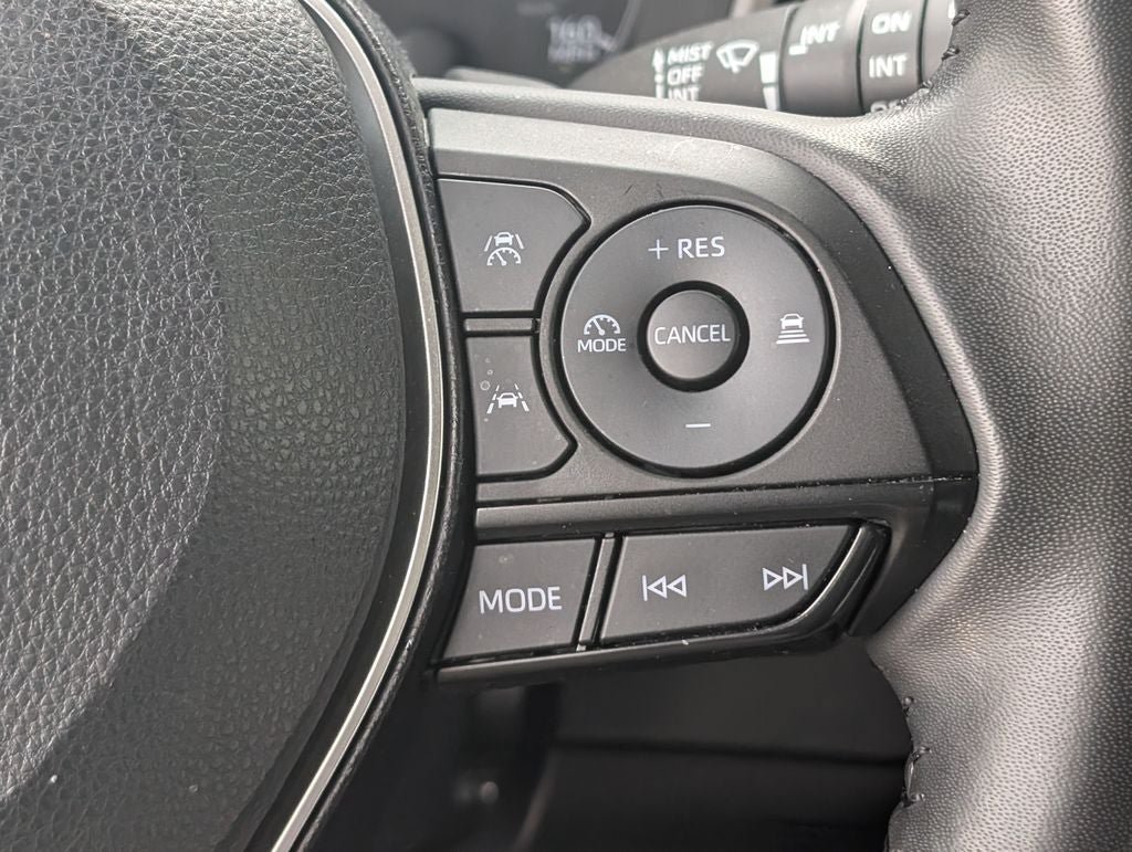 Used 2024 Toyota Corolla SE w/ SE Package FWD image 19