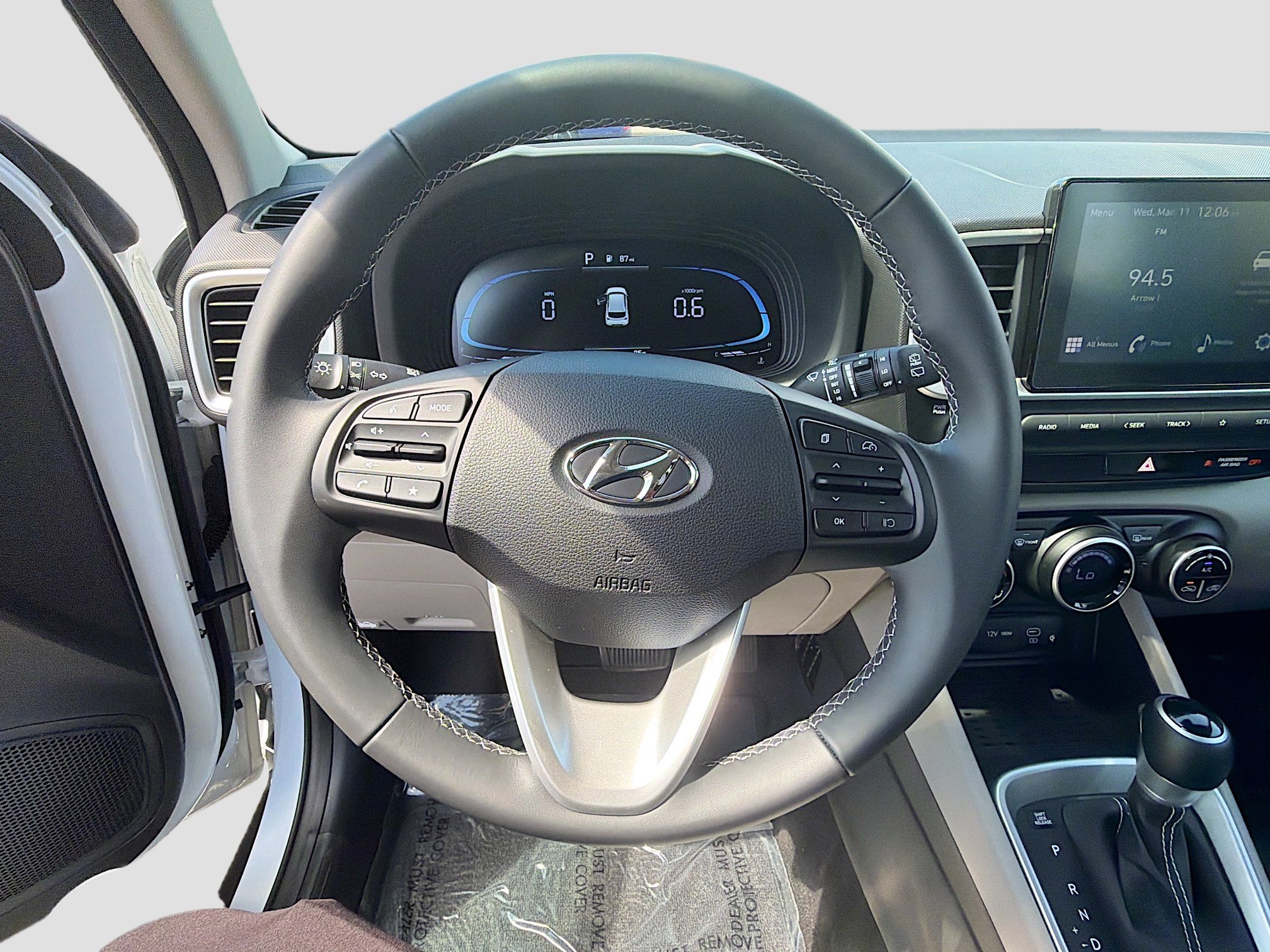 Used 2026 Hyundai Venue SEL image 35