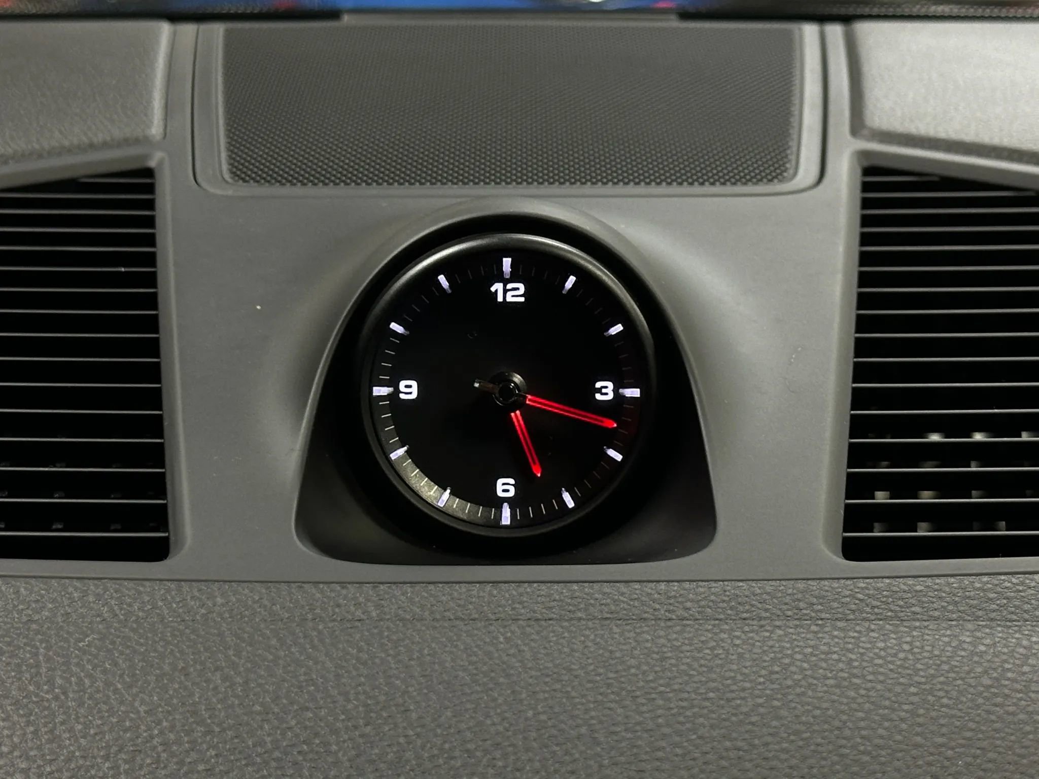 Used 2023 Porsche Cayenne image 49