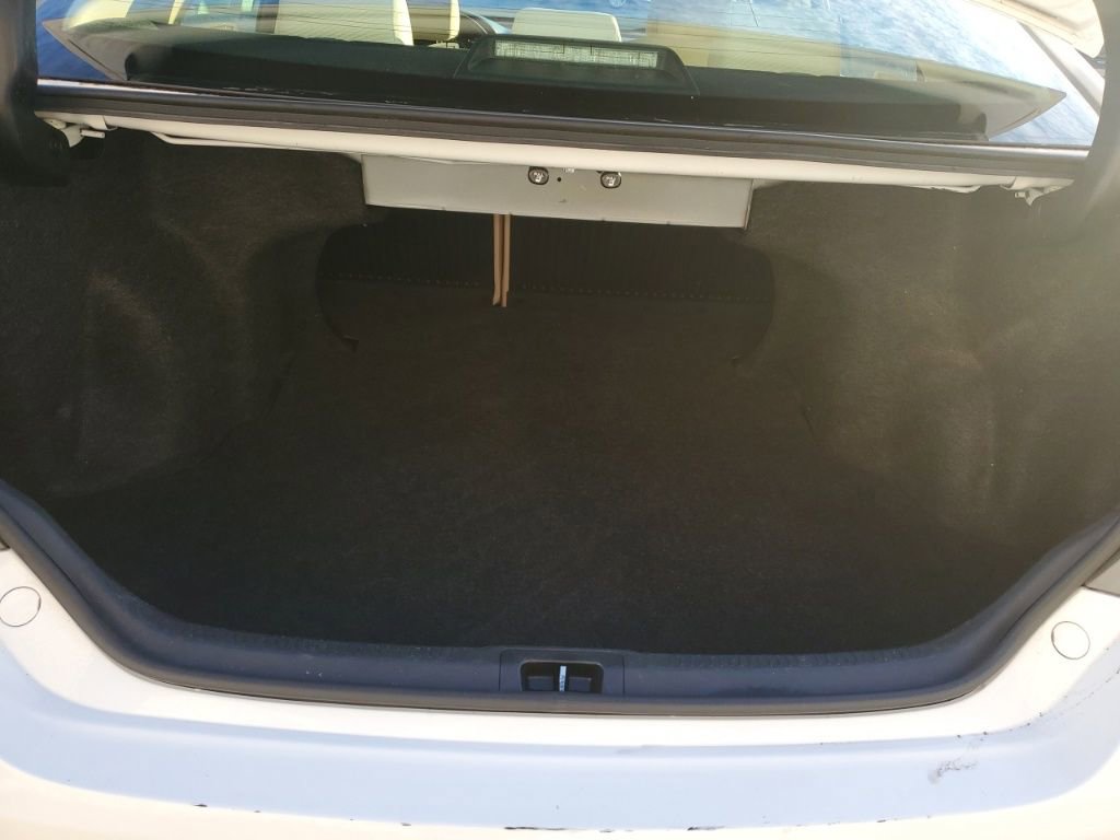 Used 2015 Toyota Camry LE image 23