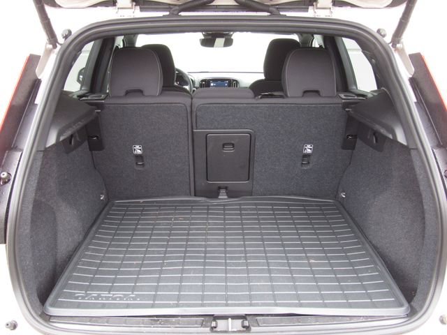 Used 2024 Volvo XC40 B5 Core AWD/4WD image 21