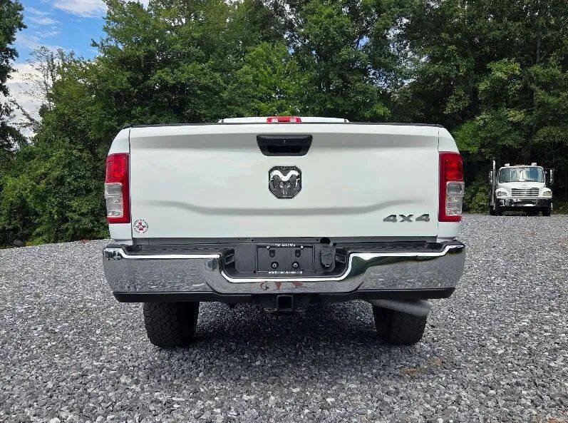 Used 2019 RAM 3500 Tradesman w/ Chrome Appearance Group AWD/4WD image 6
