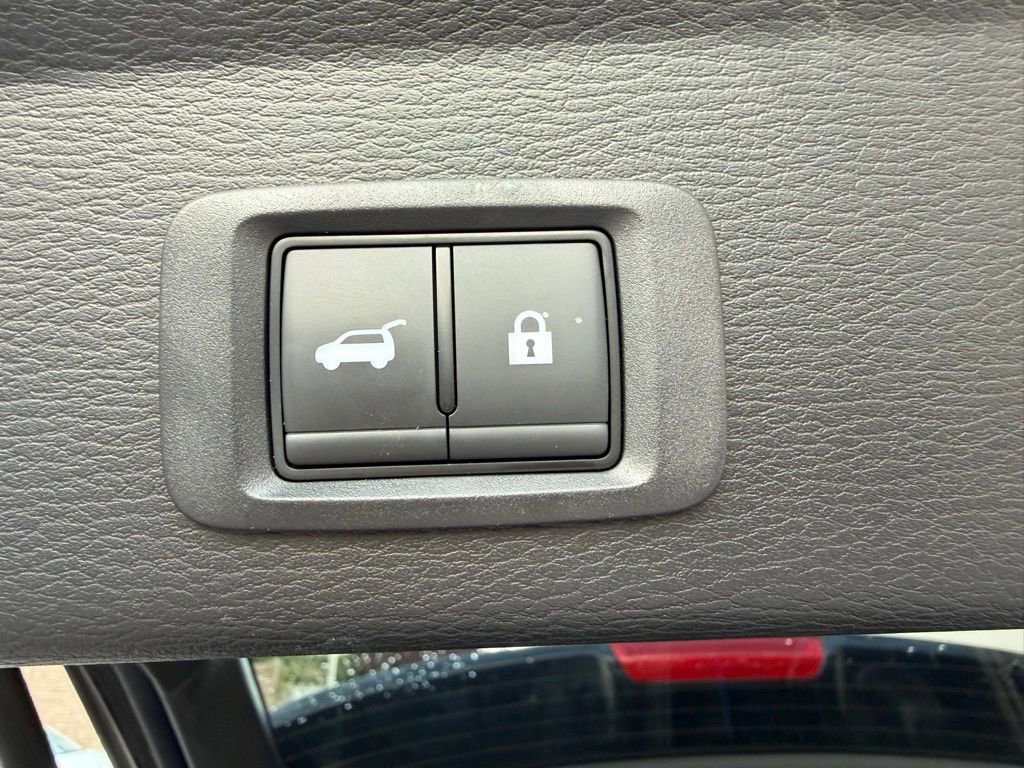 Used 2025 Mitsubishi Outlander SE AWD/4WD image 28
