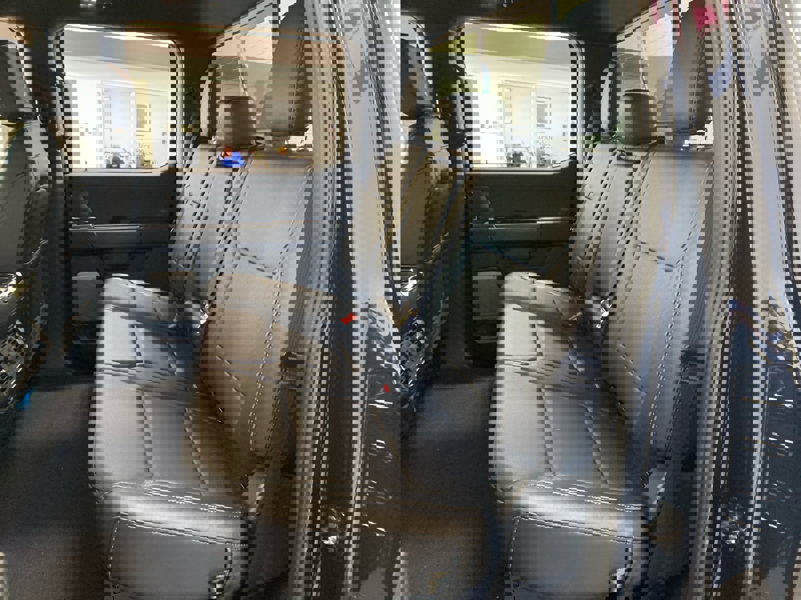 New 2025 Ford F150 Lariat w/ Equipment Group 501A Mid image 18