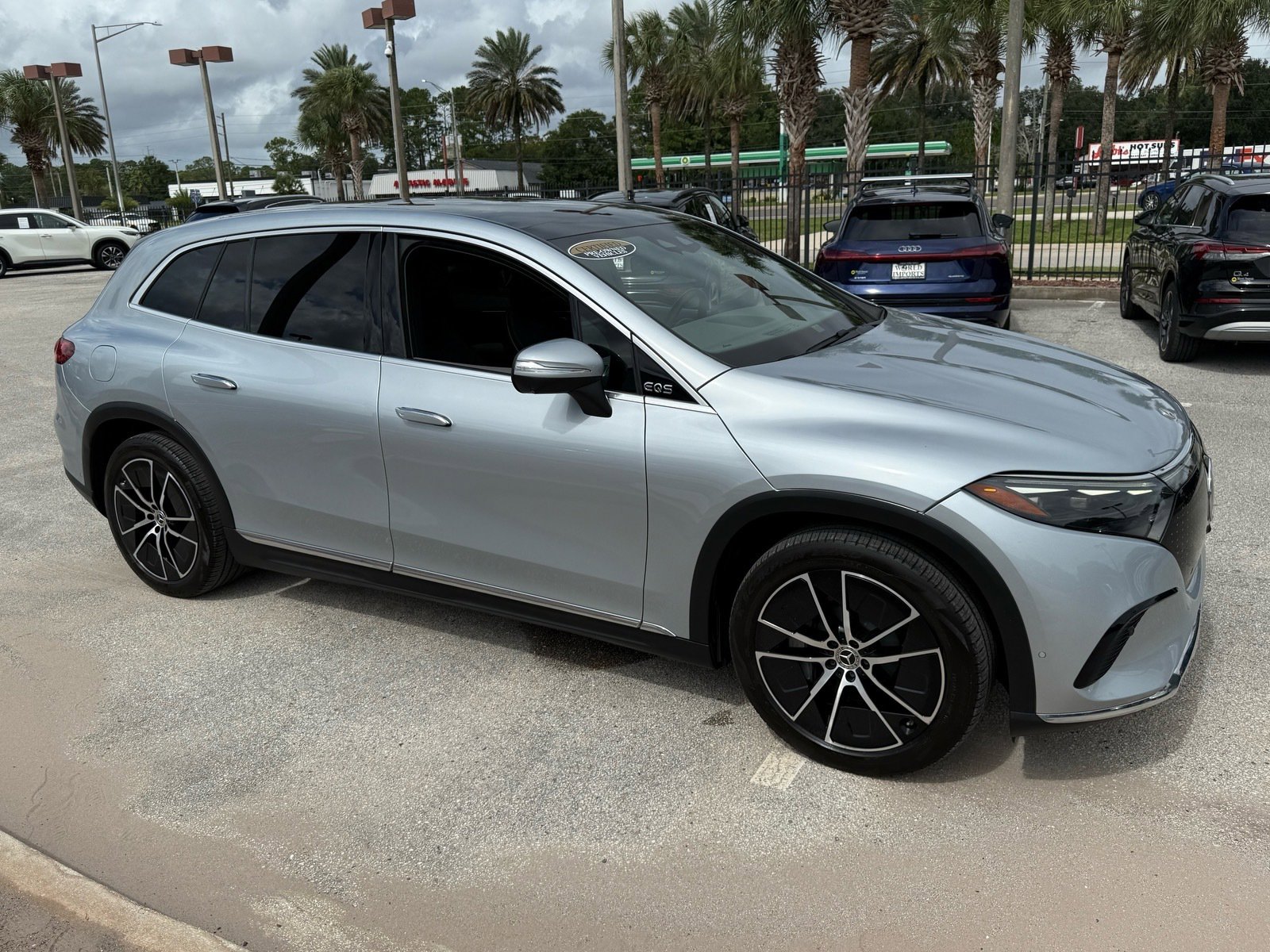 Used 2023 Mercedes-Benz EQS 450+ SUV image 24