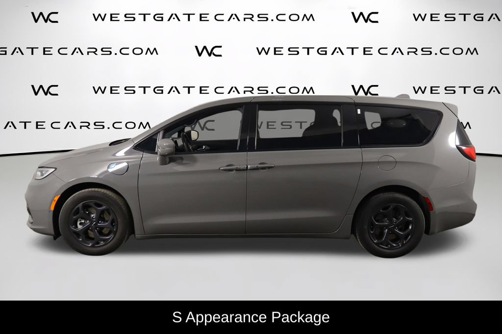 Used 2022 Chrysler Pacifica Limited w/ Uconnect Theater Family Group FWD image 5