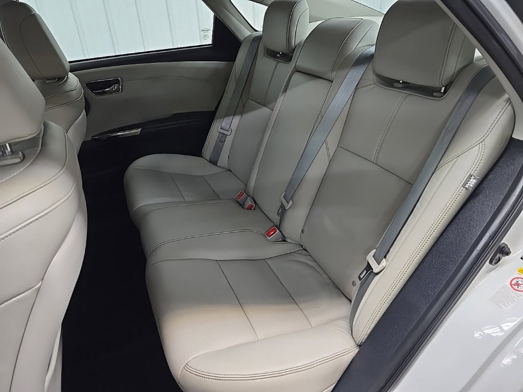 Used 2018 Toyota Avalon Touring w/ Carpet Mat Package FWD image 32