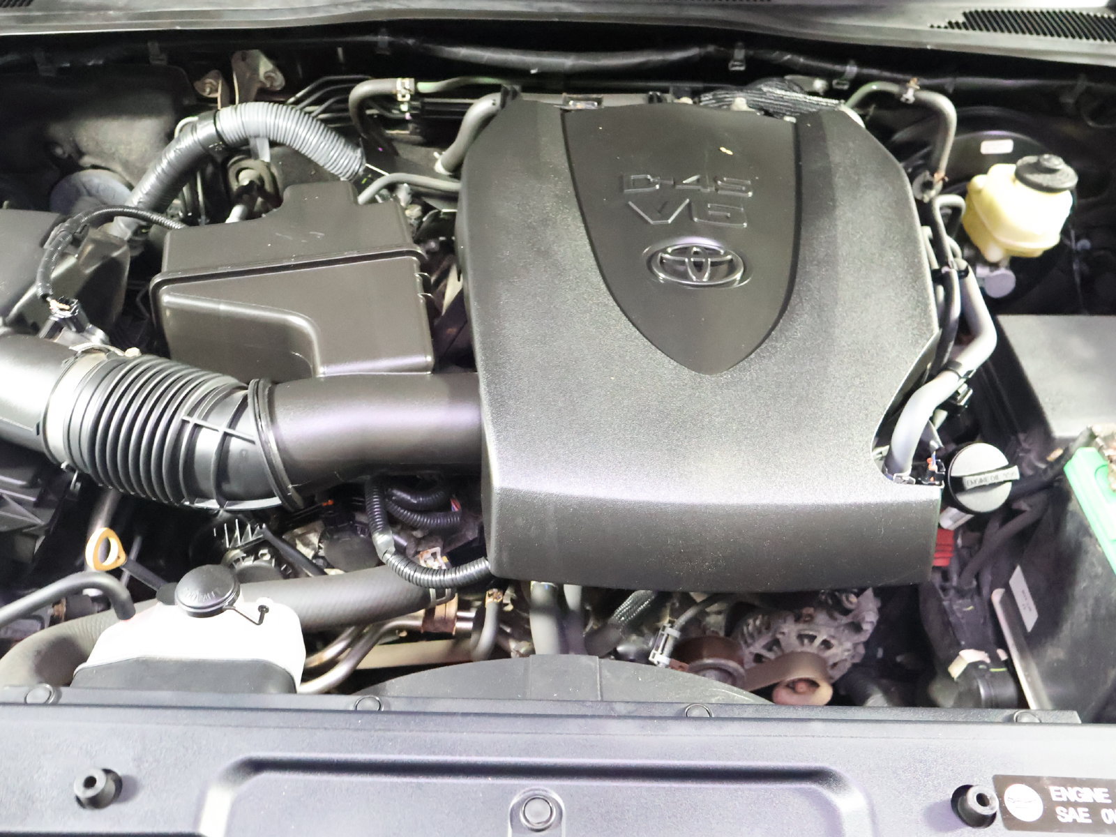 Used 2016 Toyota Tacoma Limited w/ Towing Package AWD/4WD image 20