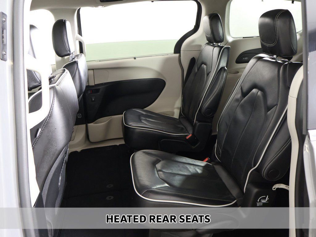 Used 2023 Chrysler Pacifica Limited image 10
