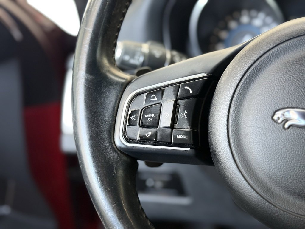 Used 2017 Jaguar XF Premium image 29