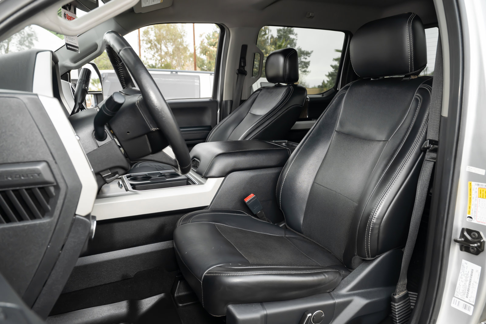 Used 2019 Ford F350 Lariat image 26