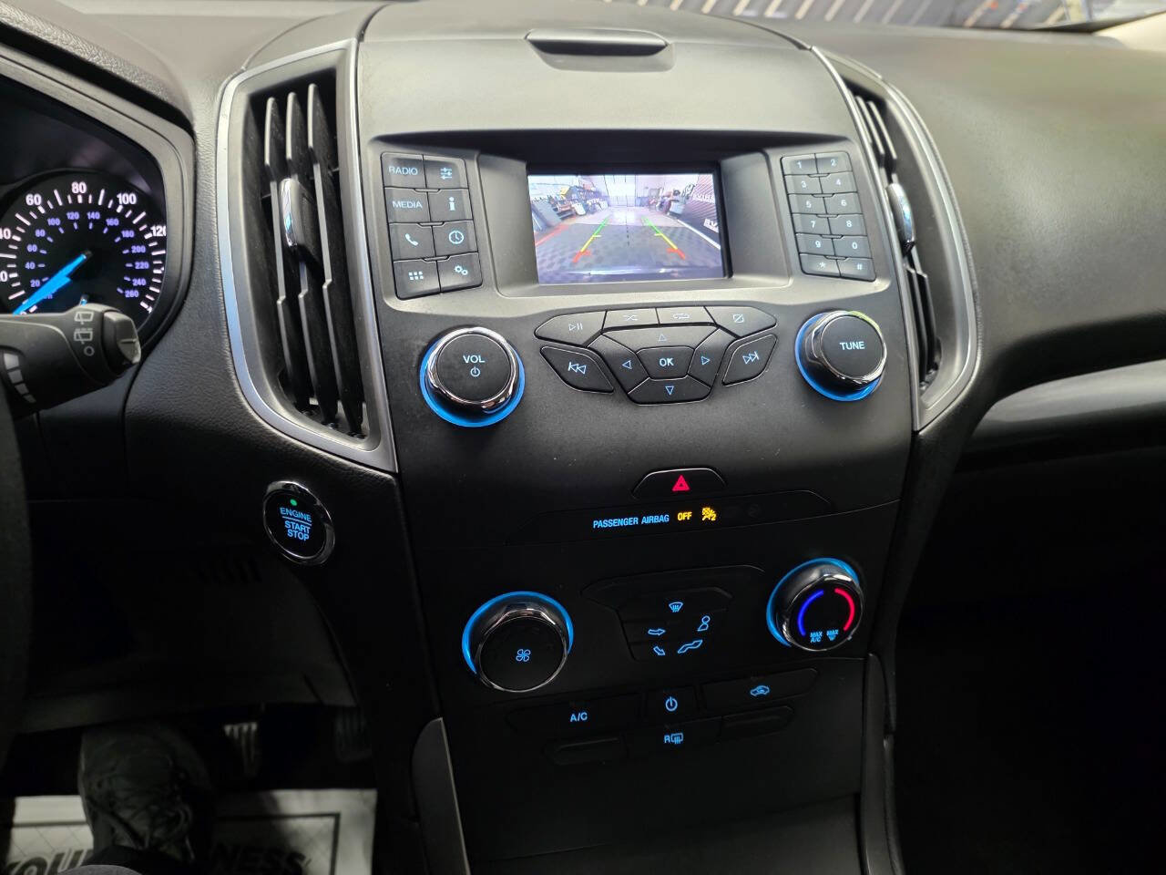 Used 2019 Ford Edge SE image 20