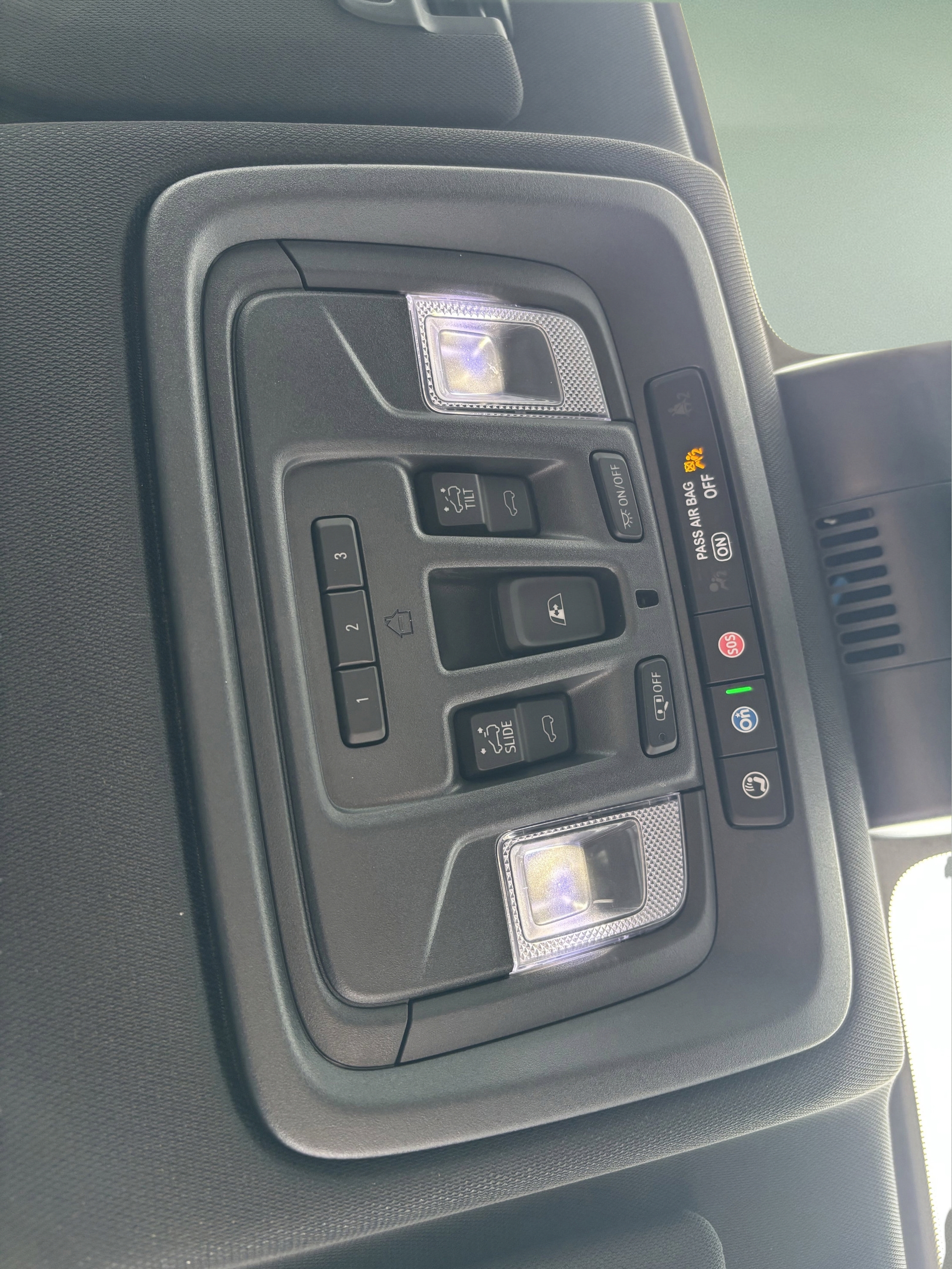 Used 2025 GMC Sierra 2500 AT4 w/ AT4 Premium Plus Package AWD/4WD image 17
