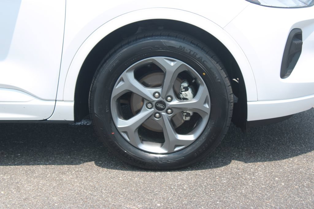 Used 2023 Ford Escape ST-Line w/ Tech Pack #1 AWD/4WD image 12