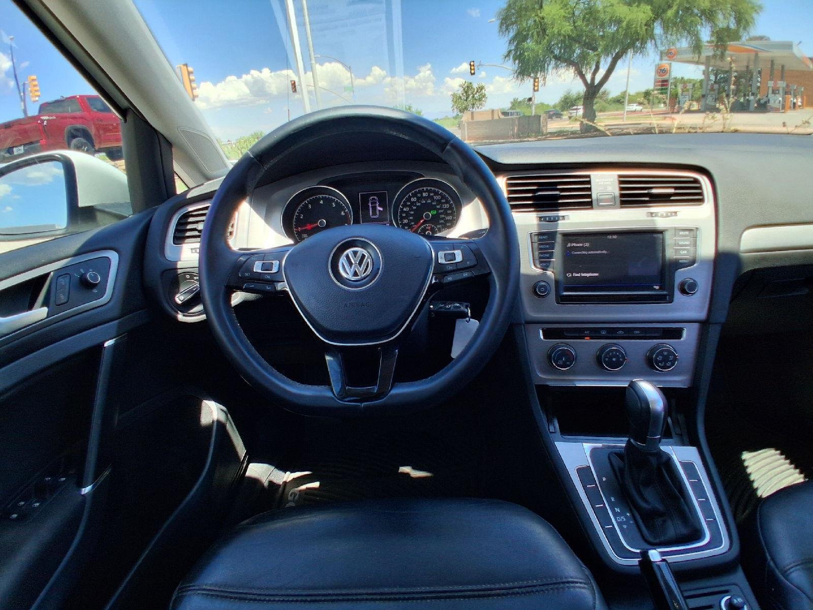 Used 2017 Volkswagen Golf SportWagen FWD image 24