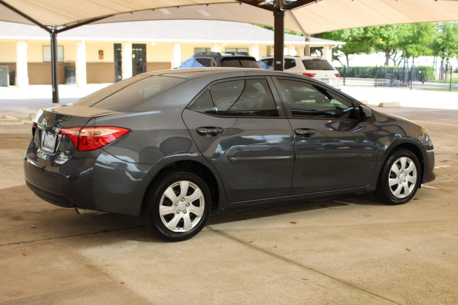 Used 2018 Toyota Corolla LE image 11
